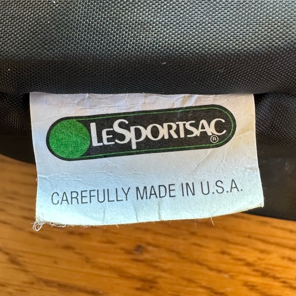 LeSportsac Crossbody Bag in Dark Floral Print USA Rare - Picture 12 of 13